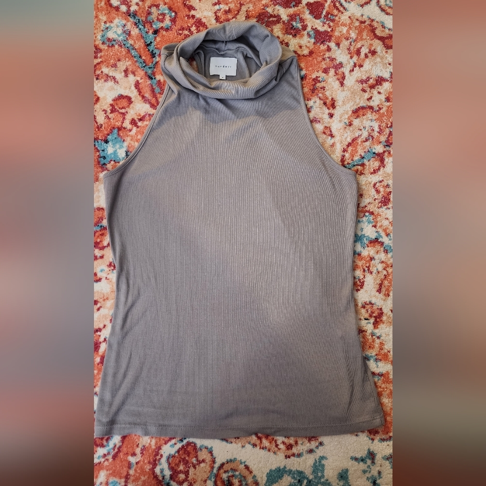 Sundays Gray Leo Turtleneck Tank Size Medium NWOT